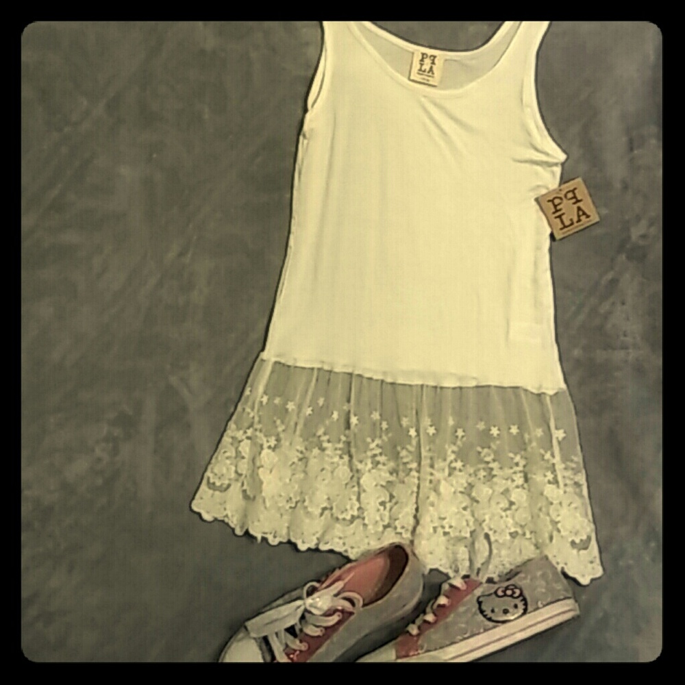 NWT Off white tank w/ lace ruffled bottom sz xs/s